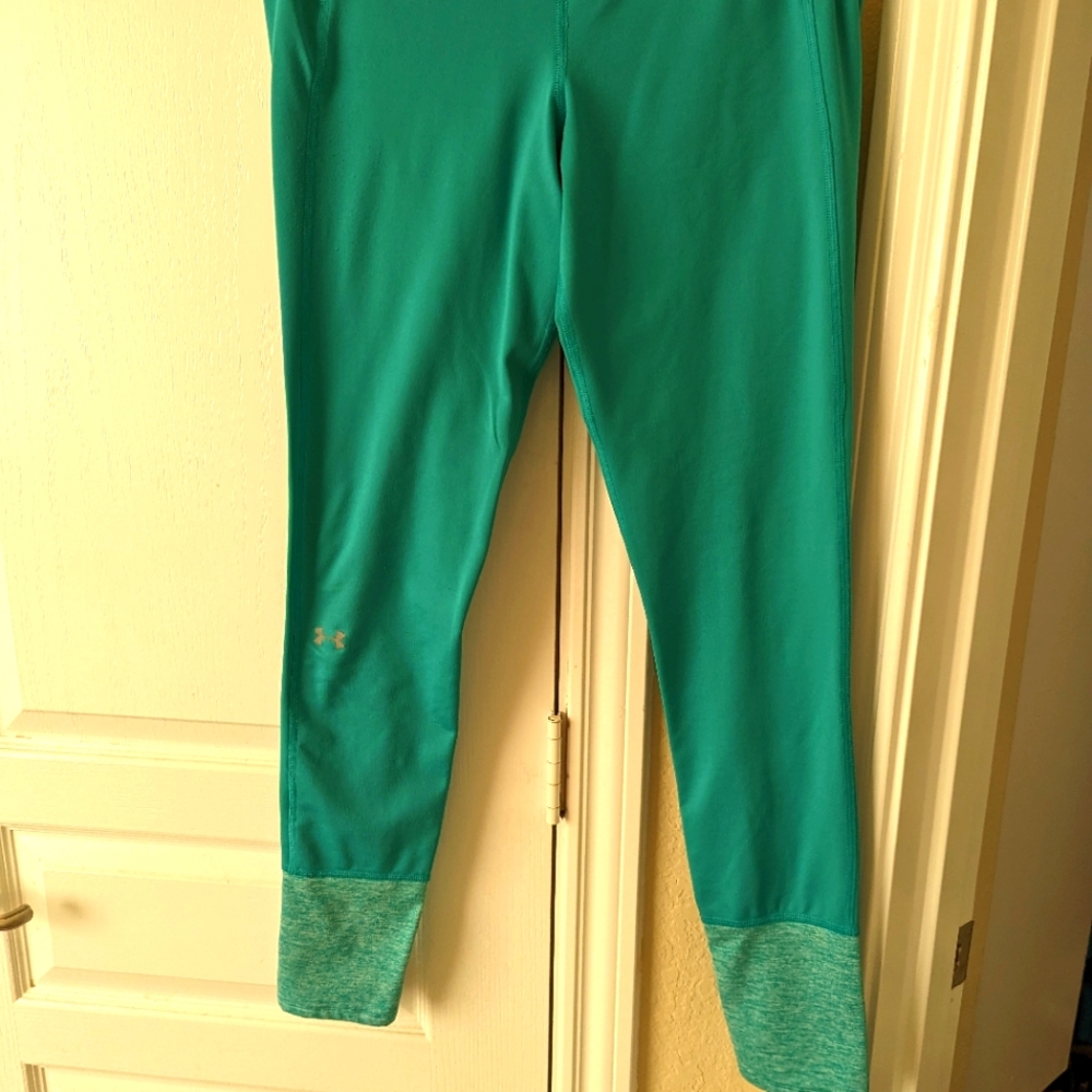 Under Armour Storm leggings with back zipper pocket